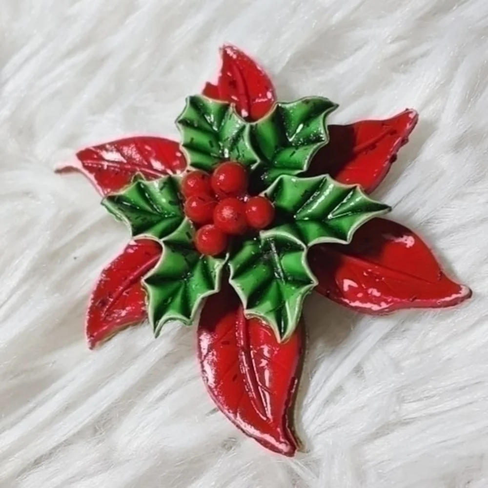 Vintage Pointsettia Peek-A-Boo Gold Petals Brooch